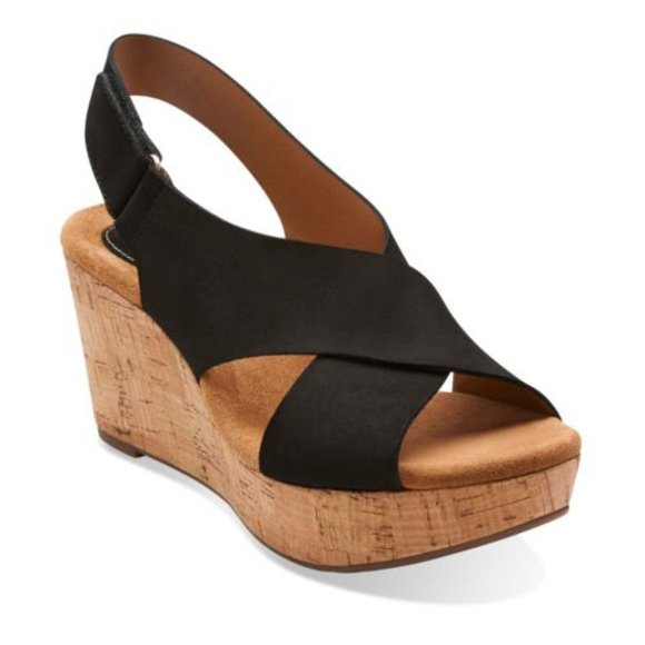 clarks wedge sandals canada